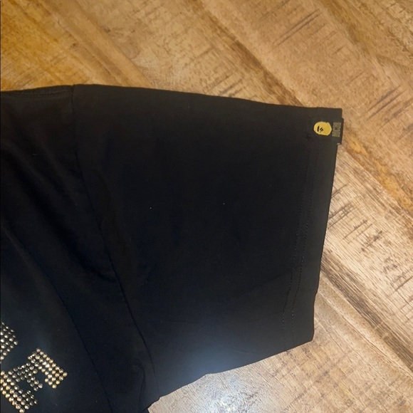 MCM Black and Gold Graphic Tee - Picture 3 of 7